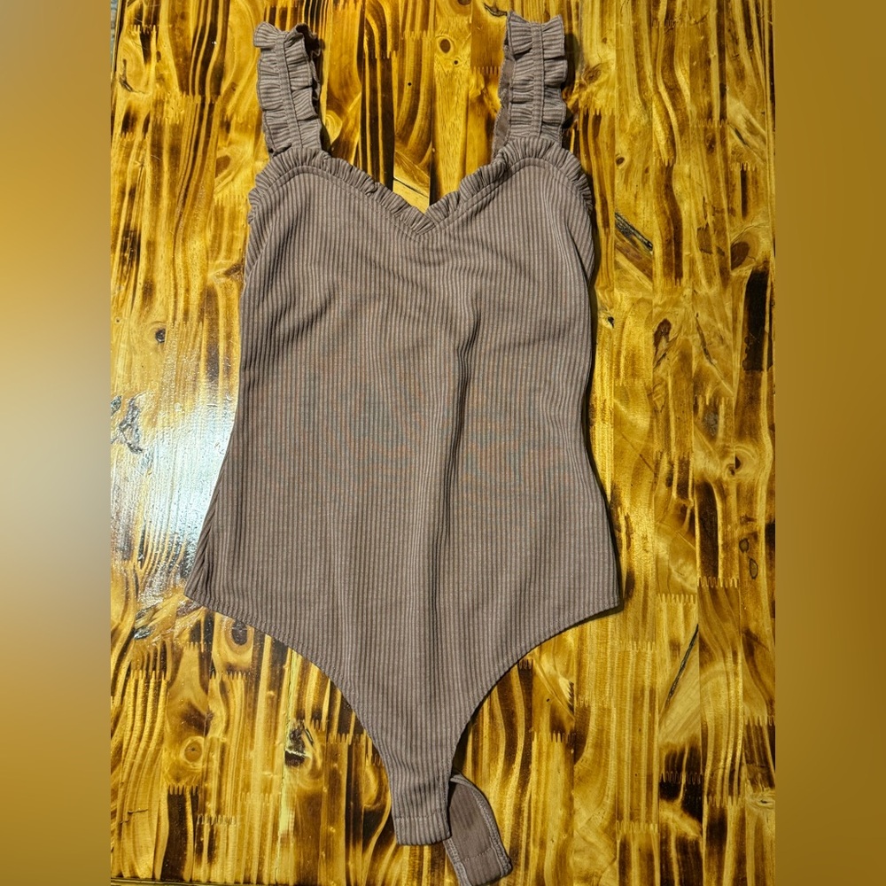 Pink Lily Taupe Ribbed Top